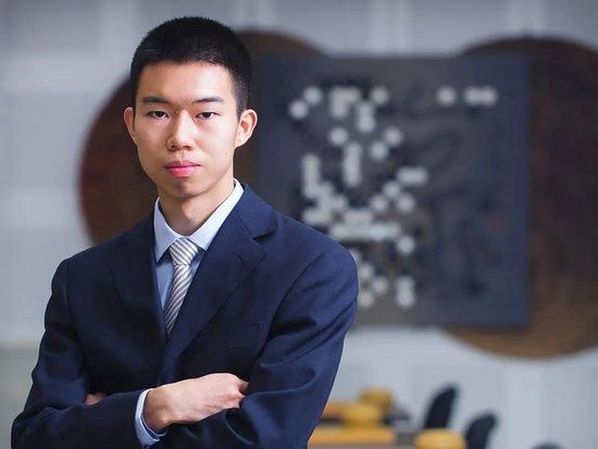 他们还成功连续第三年夺得英超联赛冠军。